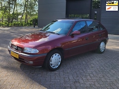 Opel Astra - 1.6i Season, 169 NAP, schuifdak, zeer net, roestvrij