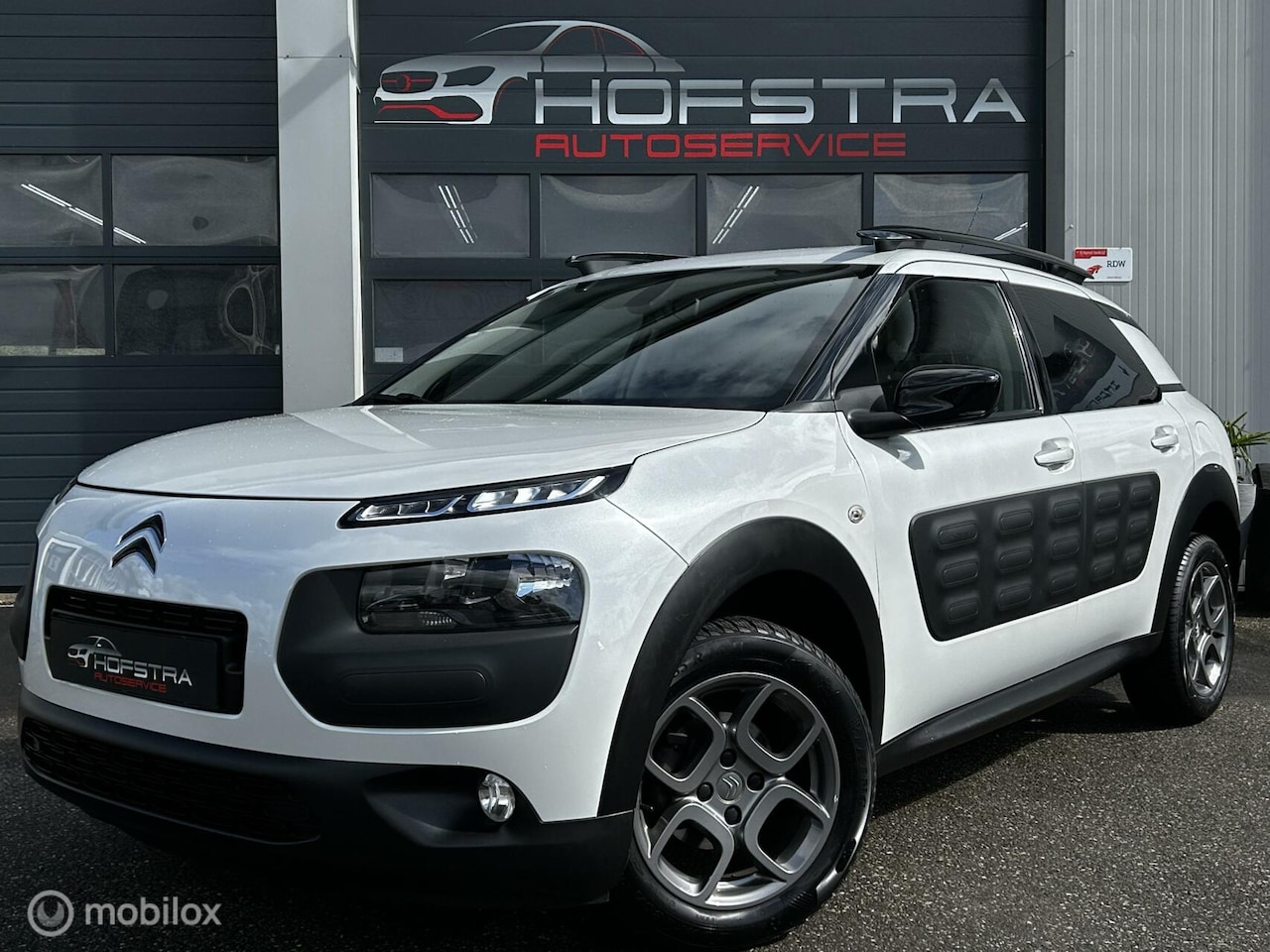 Citroën C4 Cactus - 1.2 e-VTi Feel Automaat Navi NAP Lage KM netjes! - AutoWereld.nl