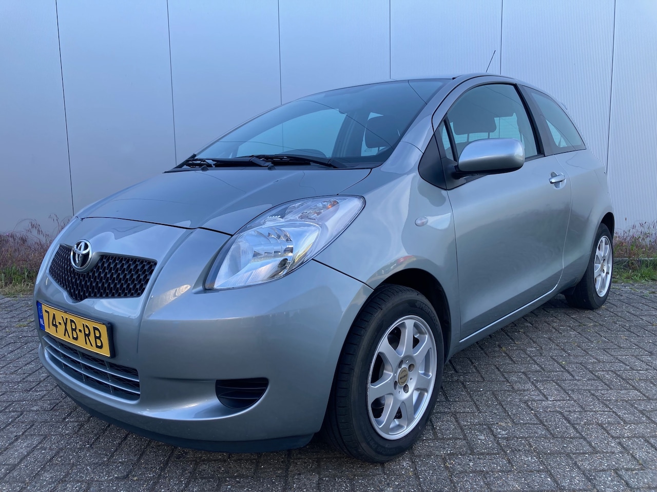 Toyota Yaris - 1.0 VVTi Sol Airco, LM velgen, verschuifbare achterbank, APK tot mei 2026 - AutoWereld.nl