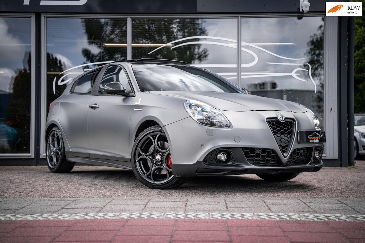 Alfa Romeo Giulietta - 1.7 TBi Quadrifoglio Verde Launch no. 710 Edition|Kuipstoelen|Schuif/kantel|Automaat|PDC|N - AutoWereld.nl