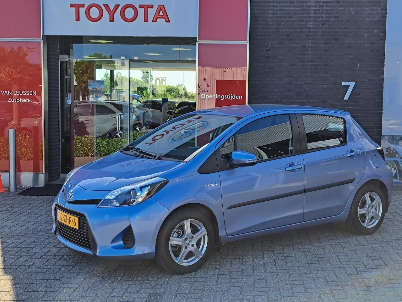 Toyota Yaris - 1.5 Full Hybrid Aspiration TREKHAAK AIRCO LM VELGEN - AutoWereld.nl