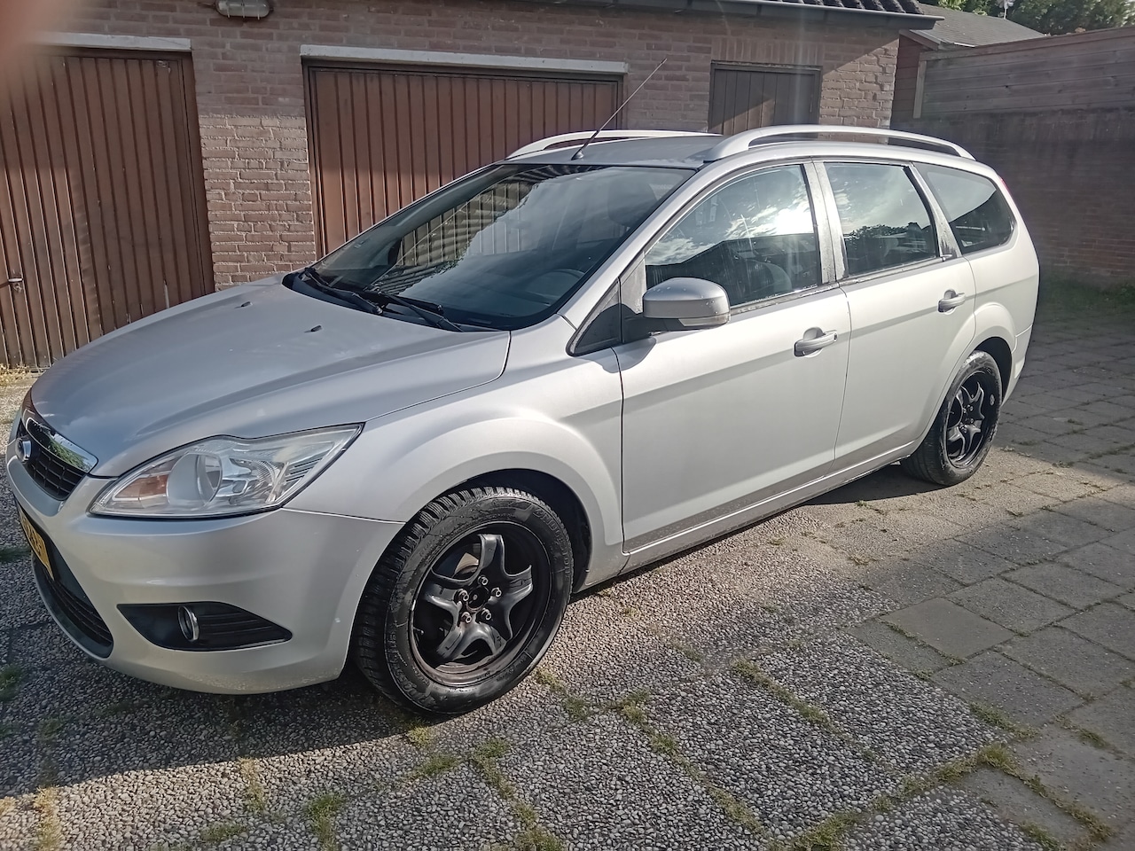 Ford Focus Wagon - 1.6 Trend Werkende airco, stoelverwarming, distr. riem en trekhaak - AutoWereld.nl