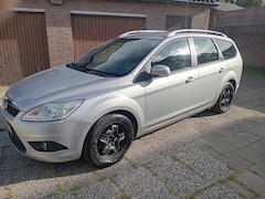 Ford Focus Wagon - 1.6 Trend Werkende airco, stoelverwarming, distr. riem en trekhaak