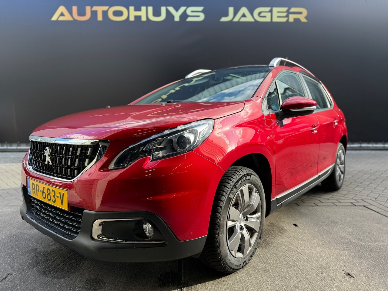 Peugeot 2008 - 1.2 PureTech Blue Lion|Pano|NL Auto| - AutoWereld.nl