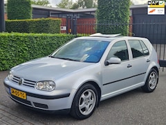 Volkswagen Golf - 1.4-16V Trendline|Dakje|Aux Bluetooth|Trekhaak|5deurs|NAP|
