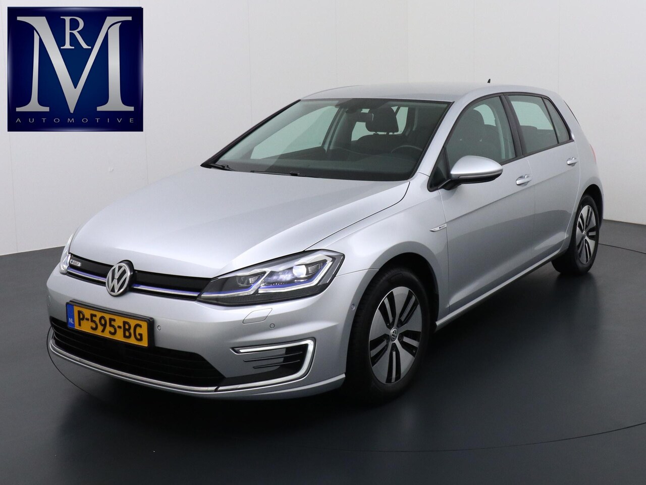 Volkswagen e-Golf - e-Golf STOELVERWARMING | KEYLESS | RIJKLAAR INCL. 12 MND. BOVAGGARANTIE - AutoWereld.nl