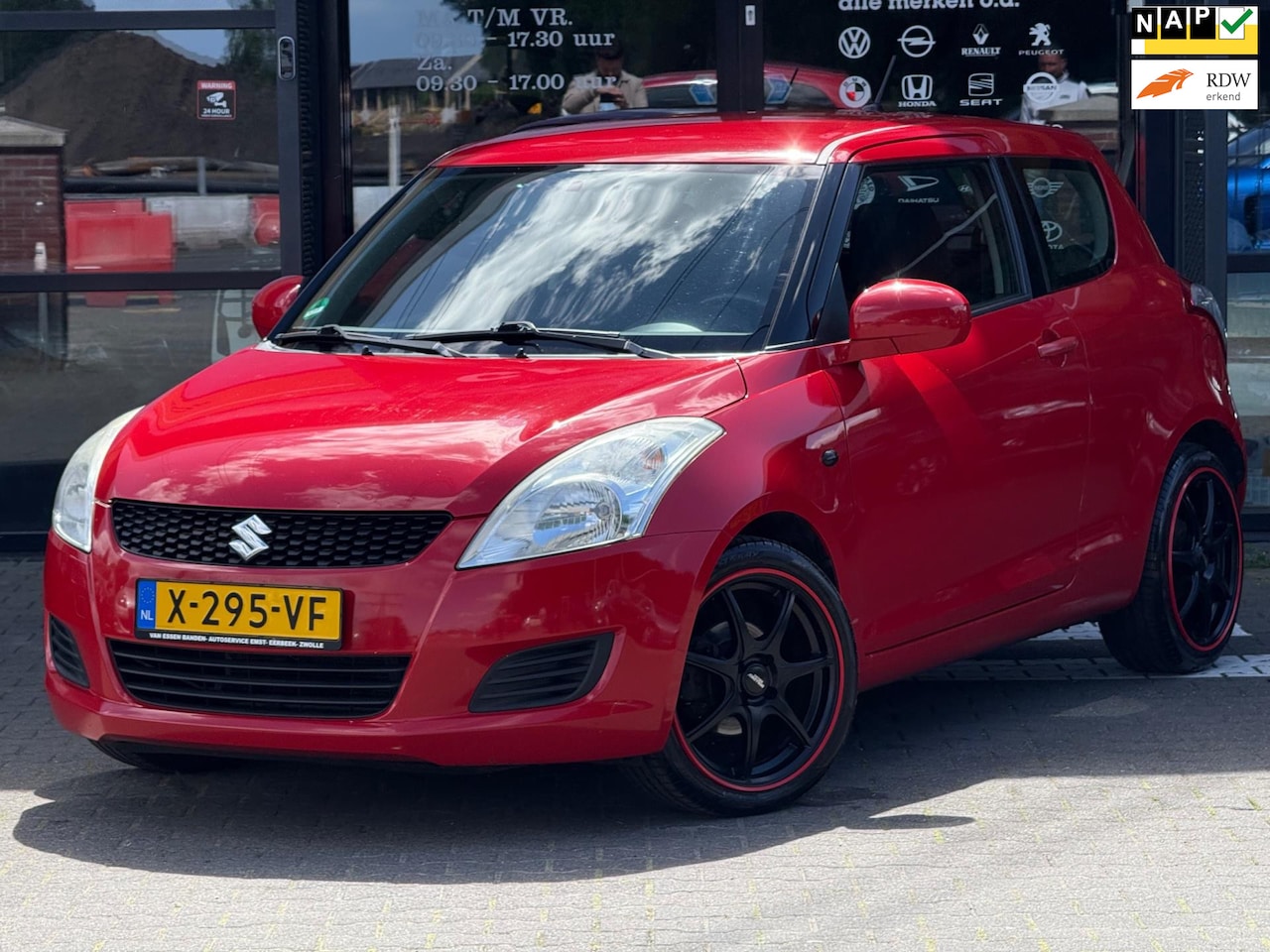 Suzuki Swift - 1.2 Base AIRCO/LMVELGEN/MOOIROOD!BOEKJESAANWEZIG - AutoWereld.nl