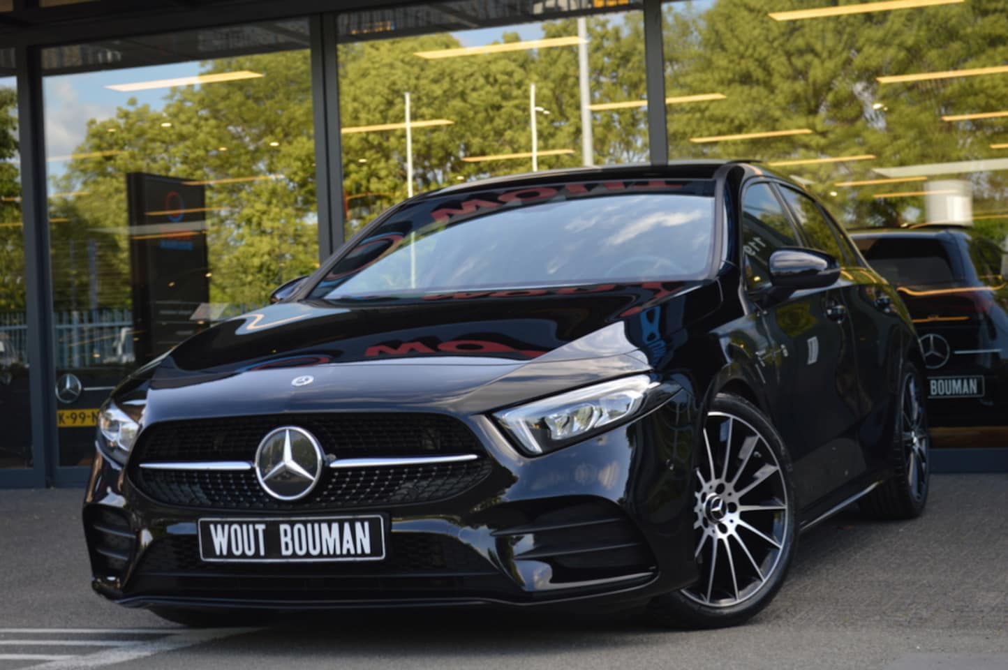 Mercedes-Benz A-klasse - 180 AMG Led Panorama Widescreen Sfeer Camera Night Augmented Pdc - AutoWereld.nl