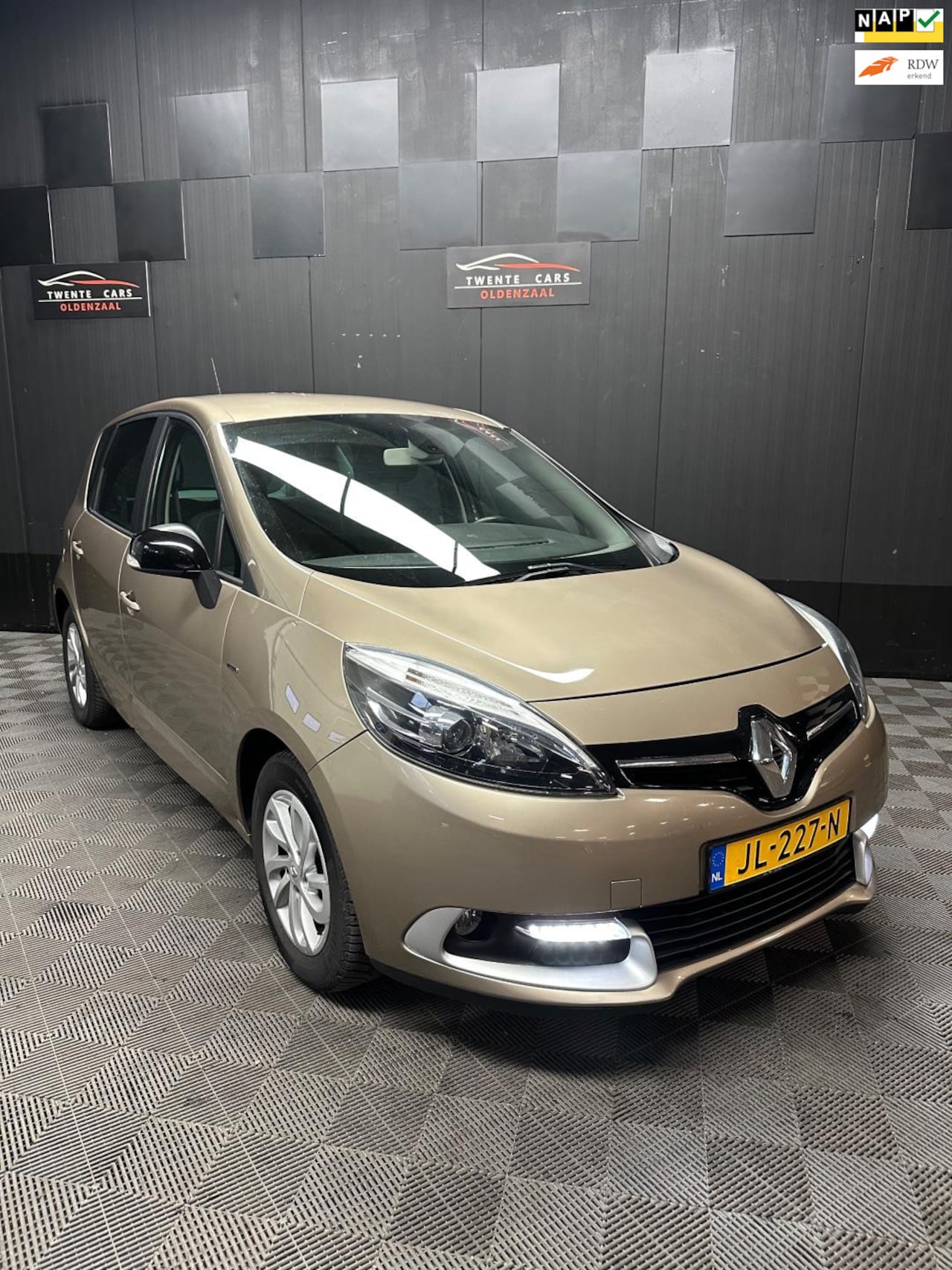 Renault Scénic - 1.2 TCe Limited | Navi | Led | Clima | Cruise | - AutoWereld.nl