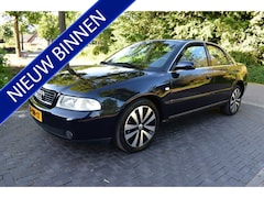 Audi A4 Limousine - 2.8 V6 quattro Ambition 194PK MOOI