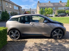 BMW i3 - Range Extender Comfort Full options: oa. 20 inch velgen, warmte pomp, harman karbon, nav.pro, adaptiv cruise, en