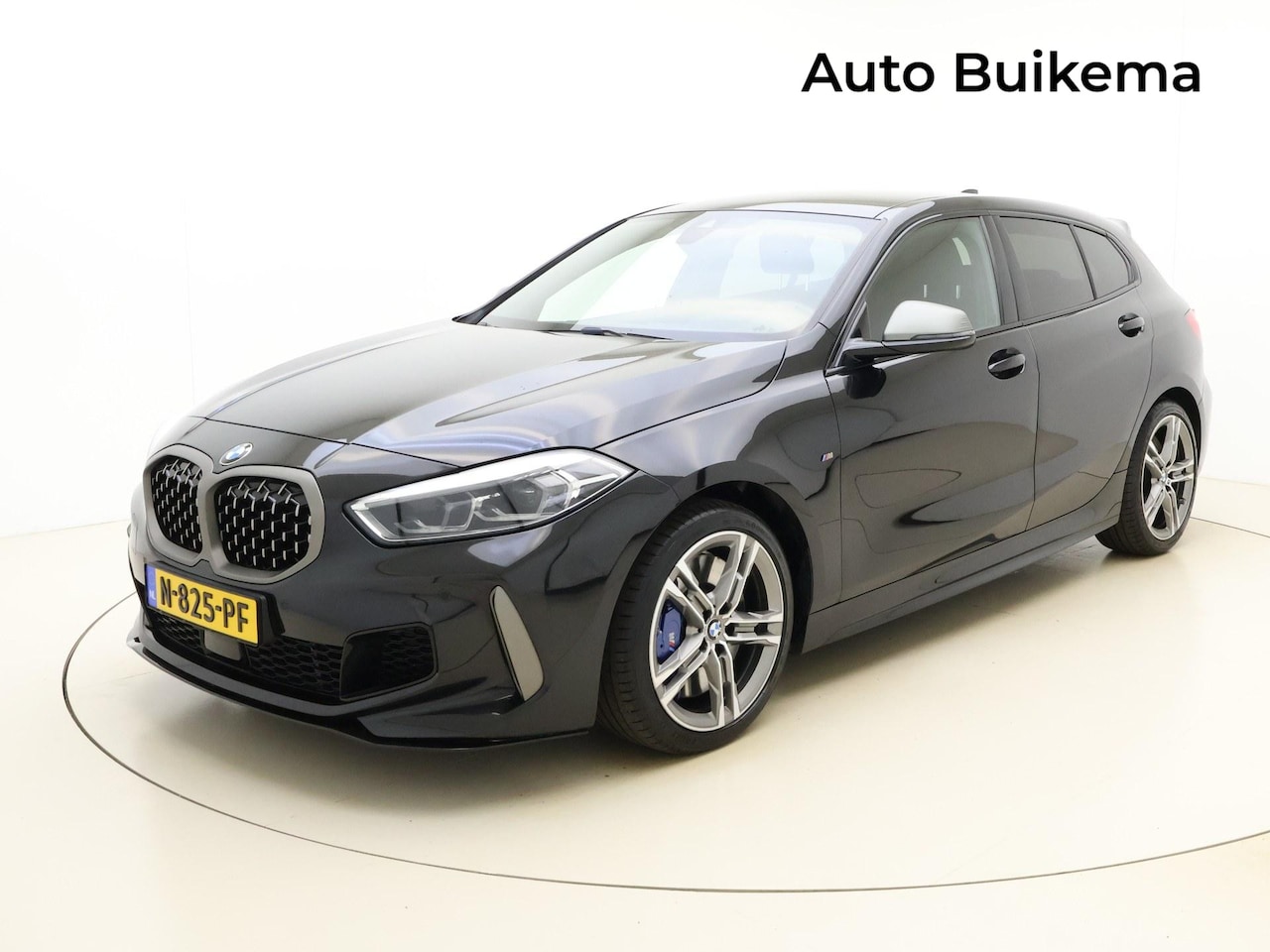 BMW 1-serie - M135i 306pk Aut xDrive -HeadUp -M Sportbesturing -Adaptief Onderstel -M Sportrem -Live Coc - AutoWereld.nl