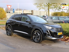 Peugeot 2008 - 1.2 PureTech AUTOMAAT ALLURE PACK/CARPLAY/ISOFIX/CLIMA AIRCO/ADAP.CRUISE/TREKHAAK/LM-VELG/