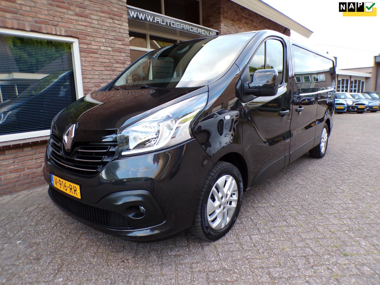 Renault Trafic - 1.6 dCi T29 L2H1 DC Comfort Energy Airco / Navi / Schuifdeur L&R - AutoWereld.nl