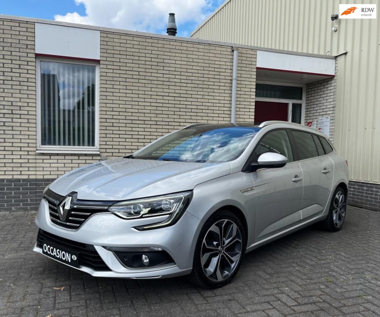 Renault Mégane Estate - 1.2 TCe Bose OPEN DAK, 130PK, Groot scherm - AutoWereld.nl