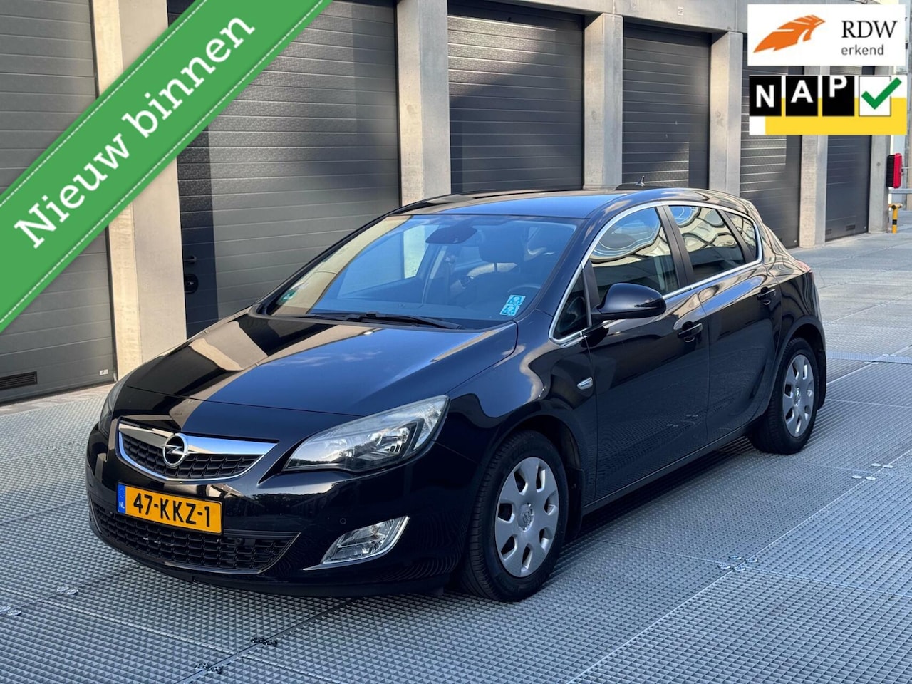 Opel Astra - 1.6 Sport|Navi|Cruise|dealer onderhouden|sensors - AutoWereld.nl