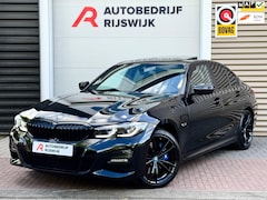 BMW 3-serie - 330e M Sport M zetels/Dak/HuD/Memory