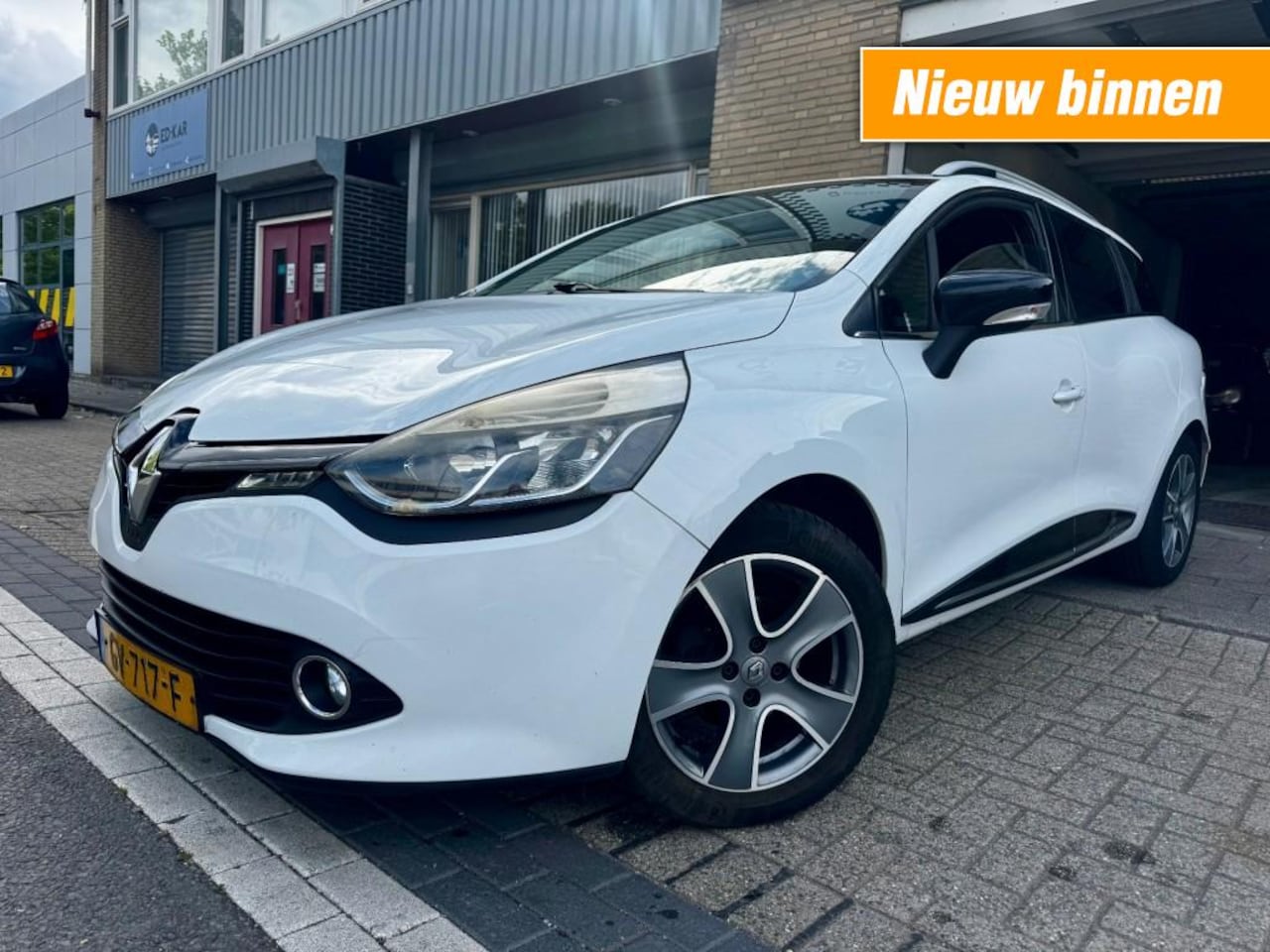 Renault Clio - 1.5 dCi ECO NightenDay NAVI AIRCO N. DISTRUBUTIE NAP - AutoWereld.nl