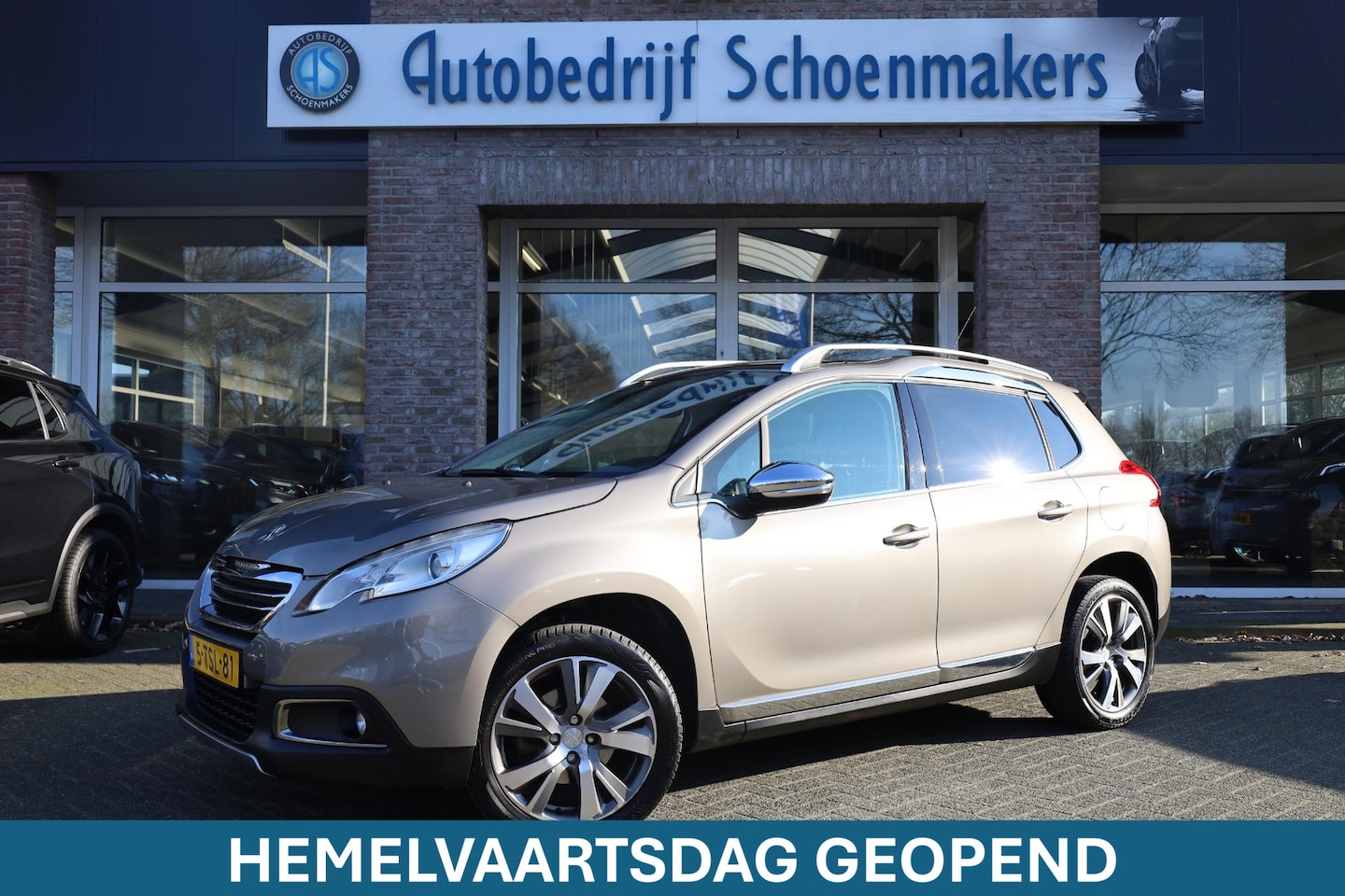 Peugeot 2008 - 1.6 VTi Féline PANO TREKHAAK LEER/ALCANTARA NAVI CRUISE CLIMA DISTRIBUTIERIEM=VERVANGEN! N - AutoWereld.nl