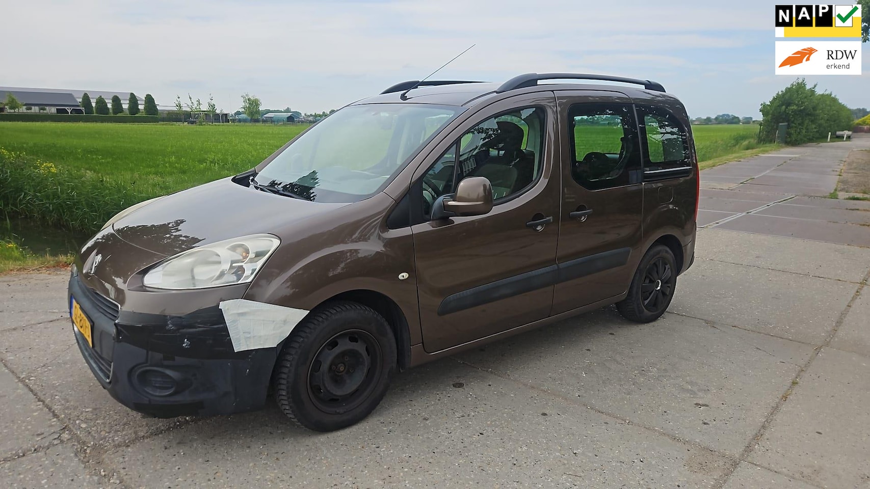 Peugeot Partner Tepee - 1.6 e-HDi Active( euro 5)/ bj 2013/ 5 persoons/ airco - AutoWereld.nl