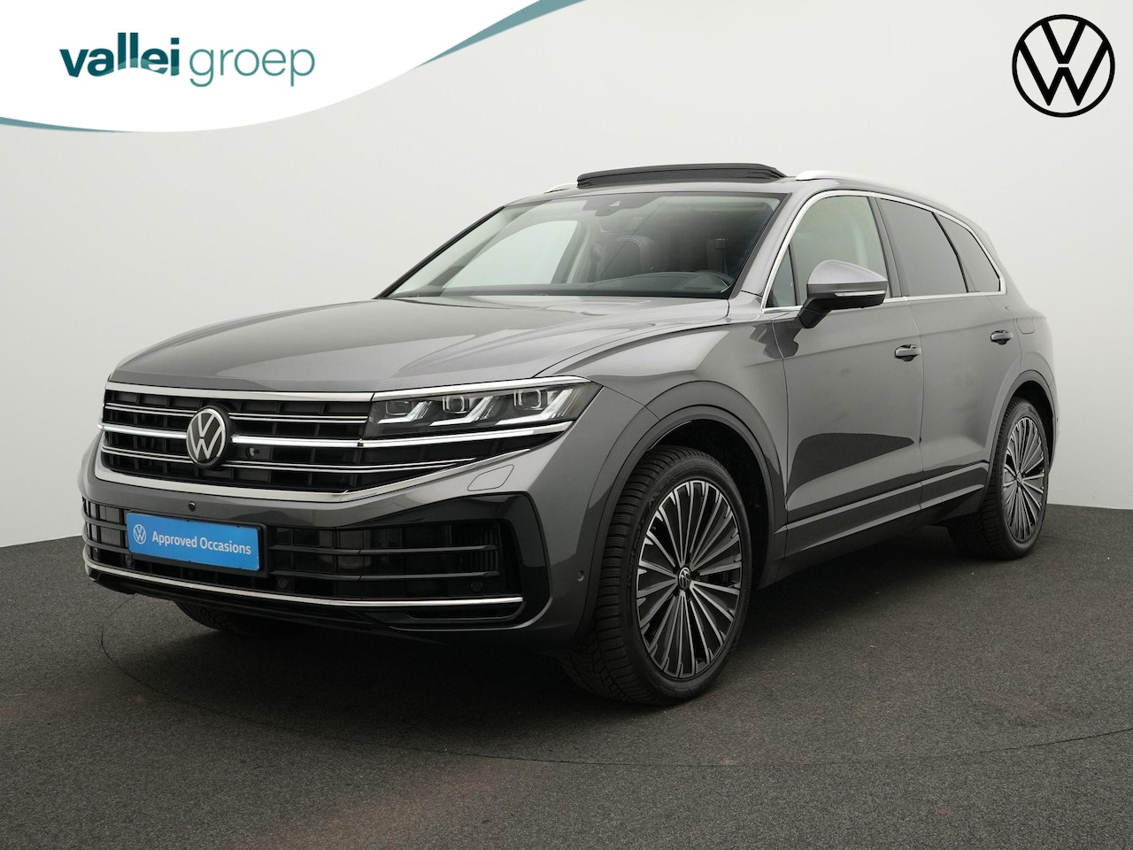 Volkswagen Touareg - Elegance 3.0 TSi eHybrid 381 pk 4MOTION Tiptronic | Pano | Trekhaak | Nachtzicht | Luchtve - AutoWereld.nl