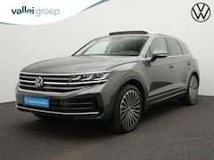 Volkswagen Touareg - Elegance 3.0 TSI eHybrid 381 pk 4MOTION Tiptronic | Pano | Trekhaak | Nachtzicht | Luchtve