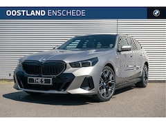 BMW 5-serie Touring - 530e High Executive M Sport Automaat / Panoramadak / Trekhaak / Stoelventilatie / Adaptiev