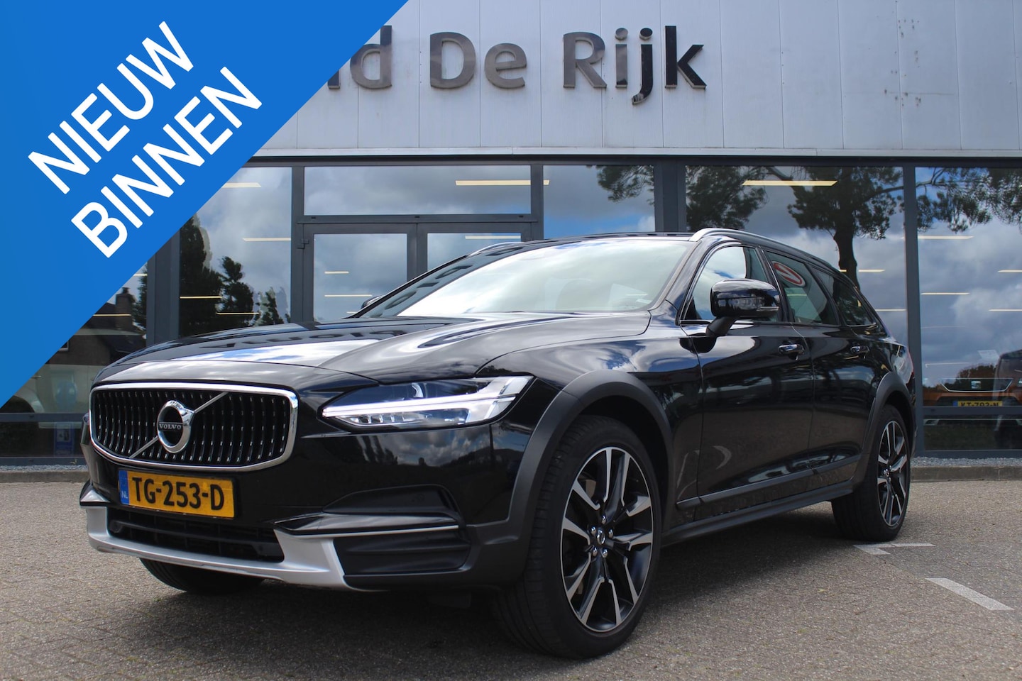 Volvo V90 Cross Country - 2.0 T5 90th Anniversary Edition 2.0 T5 90th Anniversary Edition - AutoWereld.nl