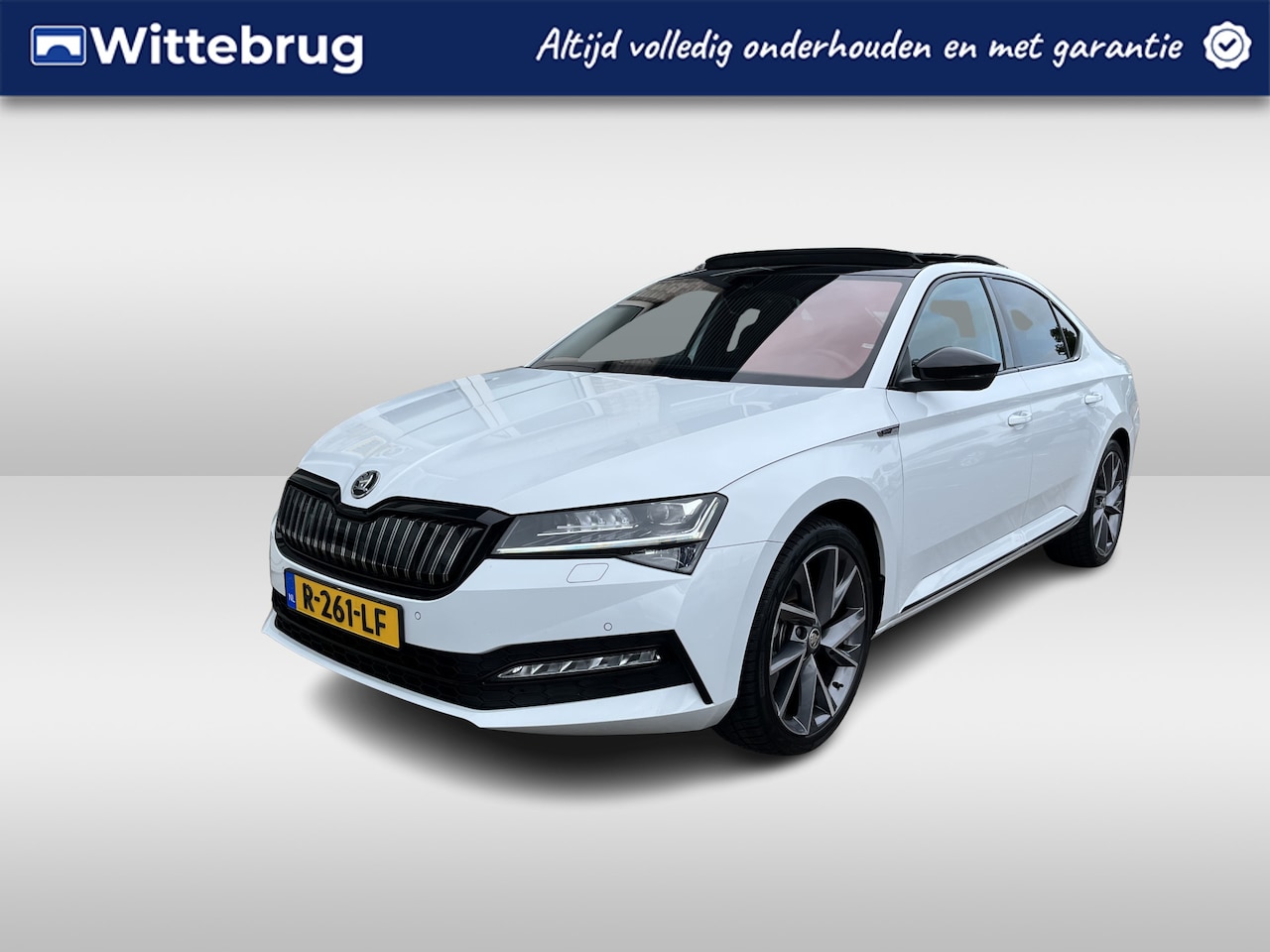 Skoda Superb - 1.4 TSI iV Sportline Business / AUTOMAAT/ PANO/ GARANTIE TM 10-2026/ ELEKTR. STOELEN/ DIGI - AutoWereld.nl