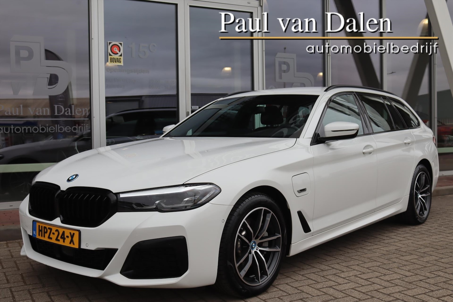 BMW 5-serie Touring - (g31) 530e 292PK AUTOMAAT M-SPORT Leer | Camera | Adapt.Cruise | Live Cockpit | Sfeerverl. - AutoWereld.nl