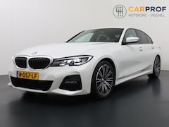 BMW 3-serie - 320i High Executive M-Pakket | Camera | Navigatie | Dealer onderhouden