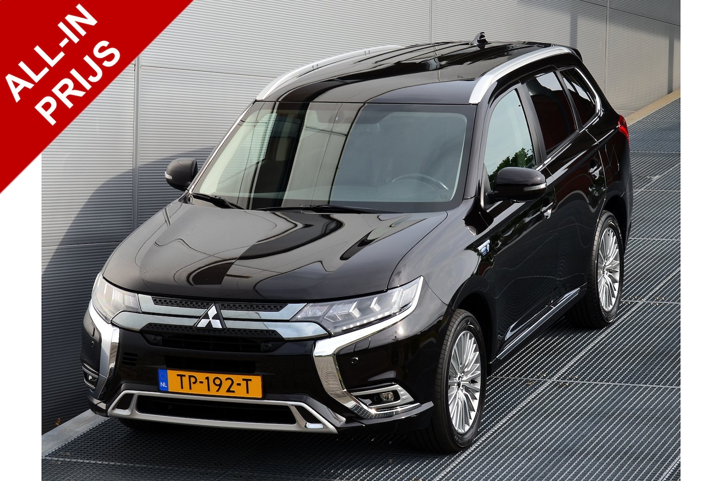 Mitsubishi Outlander - PHEV 2.4 INTENSE 4WD | PLUG IN HYBRID | CLIMATE | CRUISE | EERSTE EIGENAAR | ALL IN RIJKLA - AutoWereld.nl