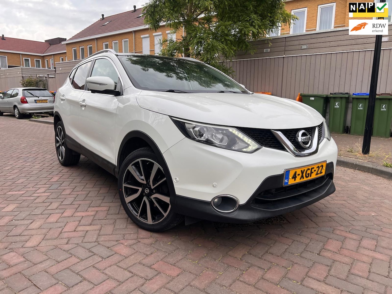 Nissan Qashqai - 1.2 Tekna *Pano*360 Camera* Voll* - AutoWereld.nl