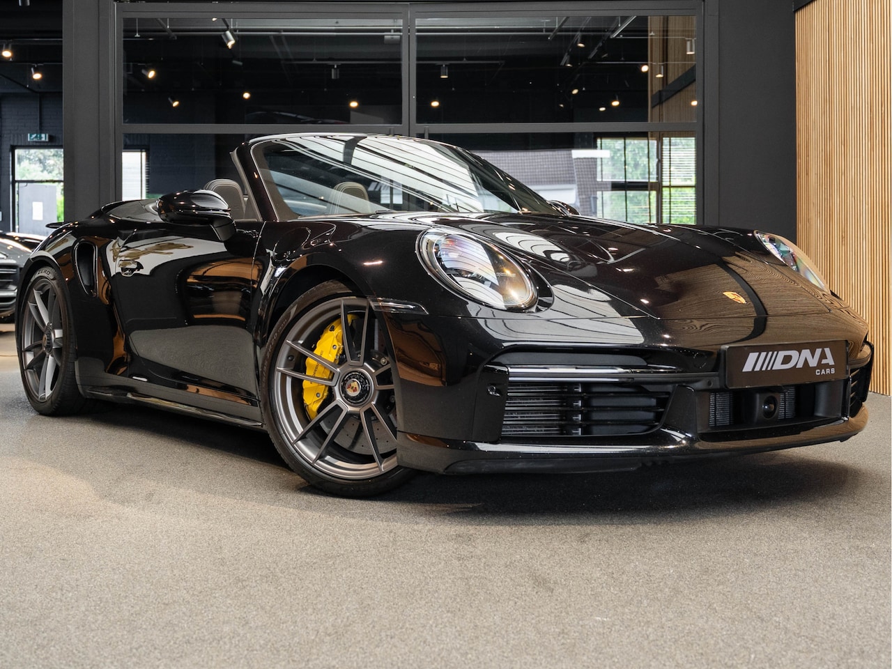 Porsche 911 Cabrio - 992 Turbo S Burmester Leder Pakket Ventilatie - AutoWereld.nl