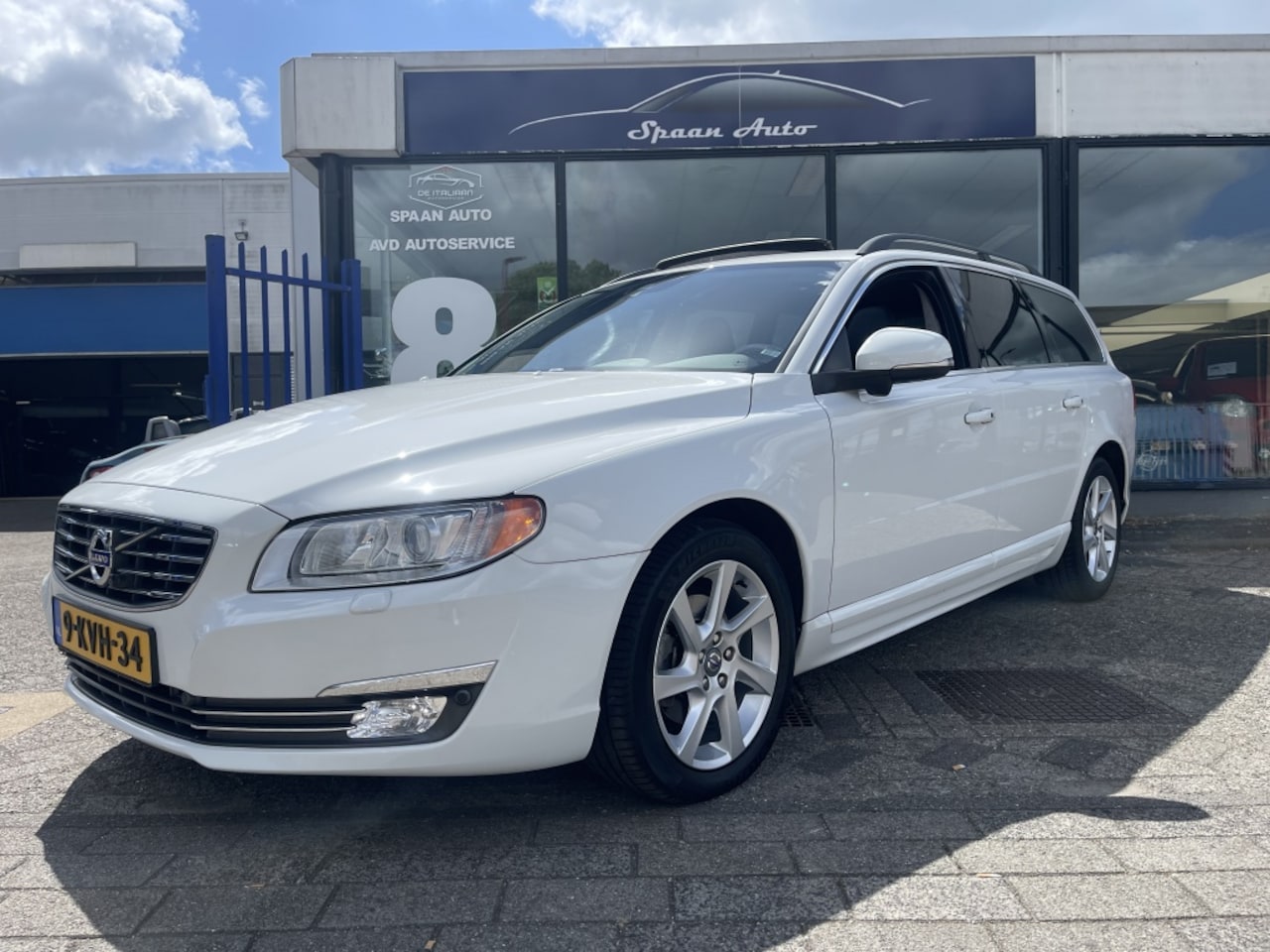 Volvo V70 - 2.0 T5 Summum l Automaat l Xenon l Navi - AutoWereld.nl