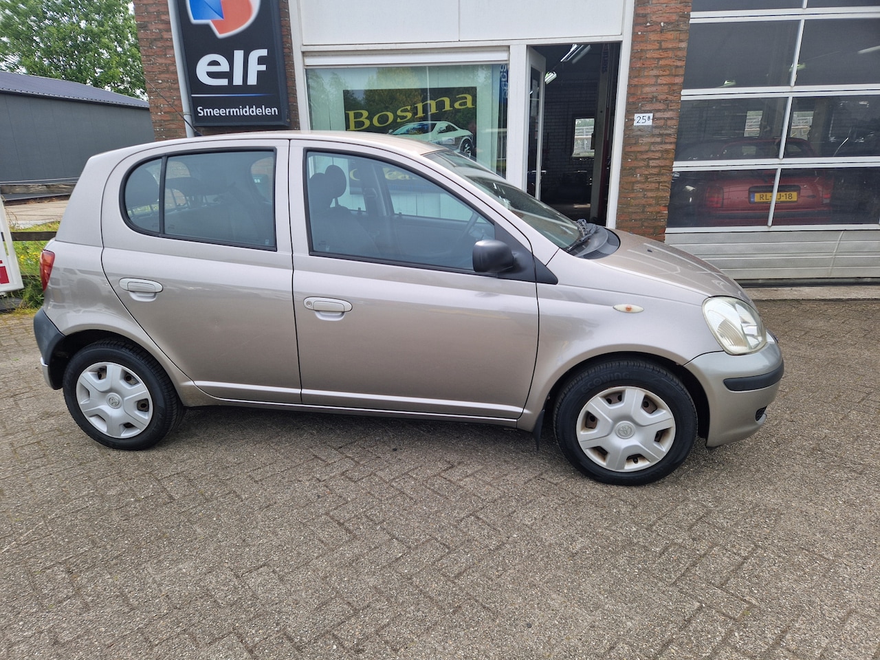 Toyota Yaris - 1.0 VVT-i "Idols" 5 Deurs - Apk 20-05-2026 !! - AutoWereld.nl