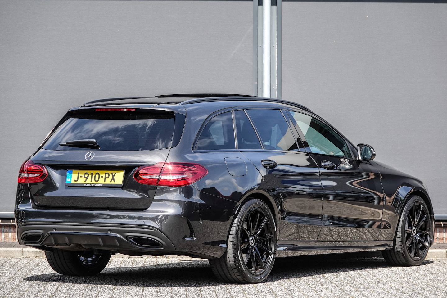 Mercedes-Benz C-klasse Estate - C180 | 156Pk Aut. | AMG-Line | Night Pakket | Panoramadak | Achteruitrijcamera | Trekhaak - AutoWereld.nl