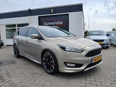 Ford Focus Wagon - 1.0 Titanium/Dealer onderhouden/Nieuwe Koppeling