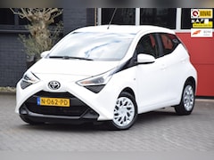 Toyota Aygo - 1.0 VVT-i x-play 2021 Navigatie Carplay 5x op Voorraad