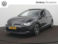 Volkswagen Golf - 1.5 eTSI Style Panoramadak - Led verlichting - Navigatie - Automaat