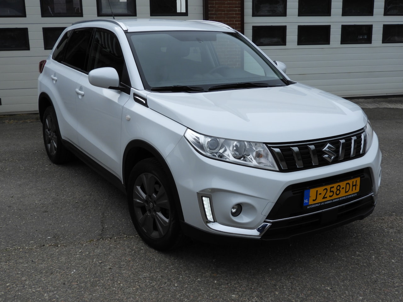 Suzuki Vitara - 1.0 Boosterjet Select - AutoWereld.nl