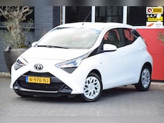 Toyota Aygo - 1.0 VVT-i x-play 2021 Navigatie Carplay 5x op Voorraad