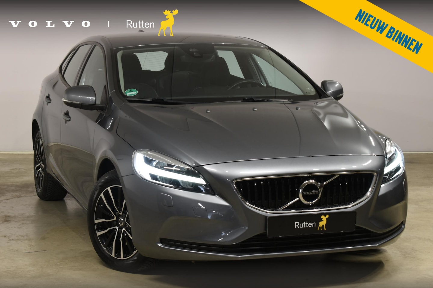 Volvo V40 - T2 122PK Nordic+ / Navigatie / Camera / Cruise Control / Stoelverwarming / LM Velgen / - AutoWereld.nl