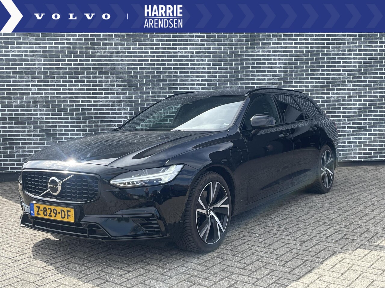 Volvo V90 - 2.0 T6 AWD R-Design | Harman Kardon | Schuifdak | Getint glas | Stoel en Stuur verwarming - AutoWereld.nl