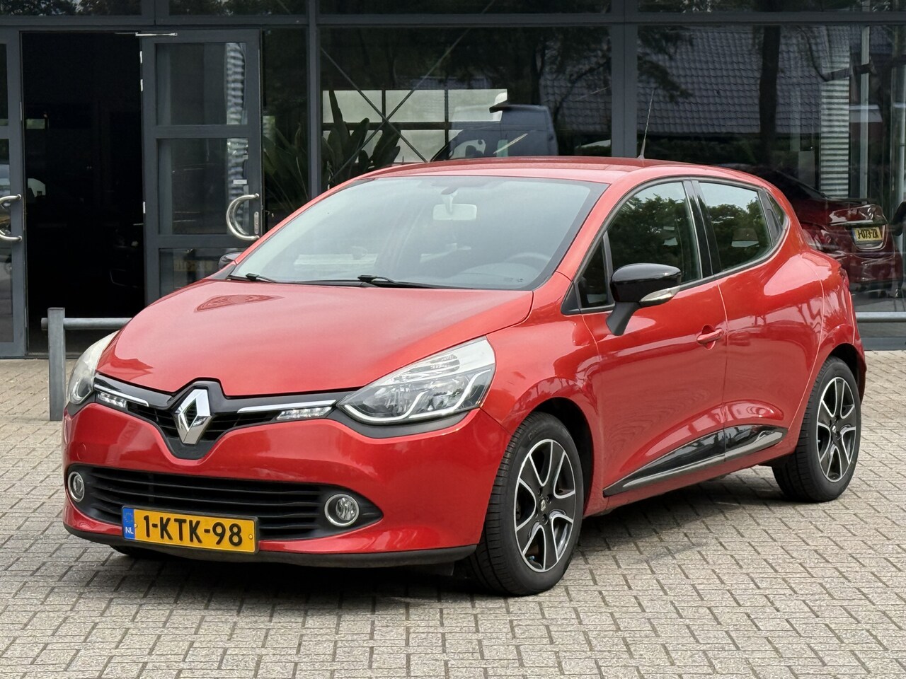 Renault Clio - 0.9 TCe Expression/Cruise/Airco/Trekhaak/Navigatie - AutoWereld.nl