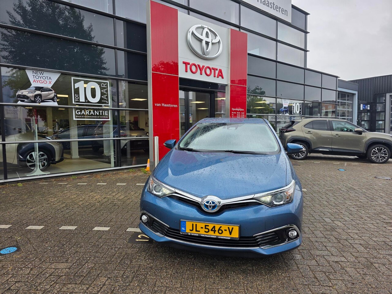Toyota Auris - 1.8 Hybrid 136pk CVT Executive - AutoWereld.nl