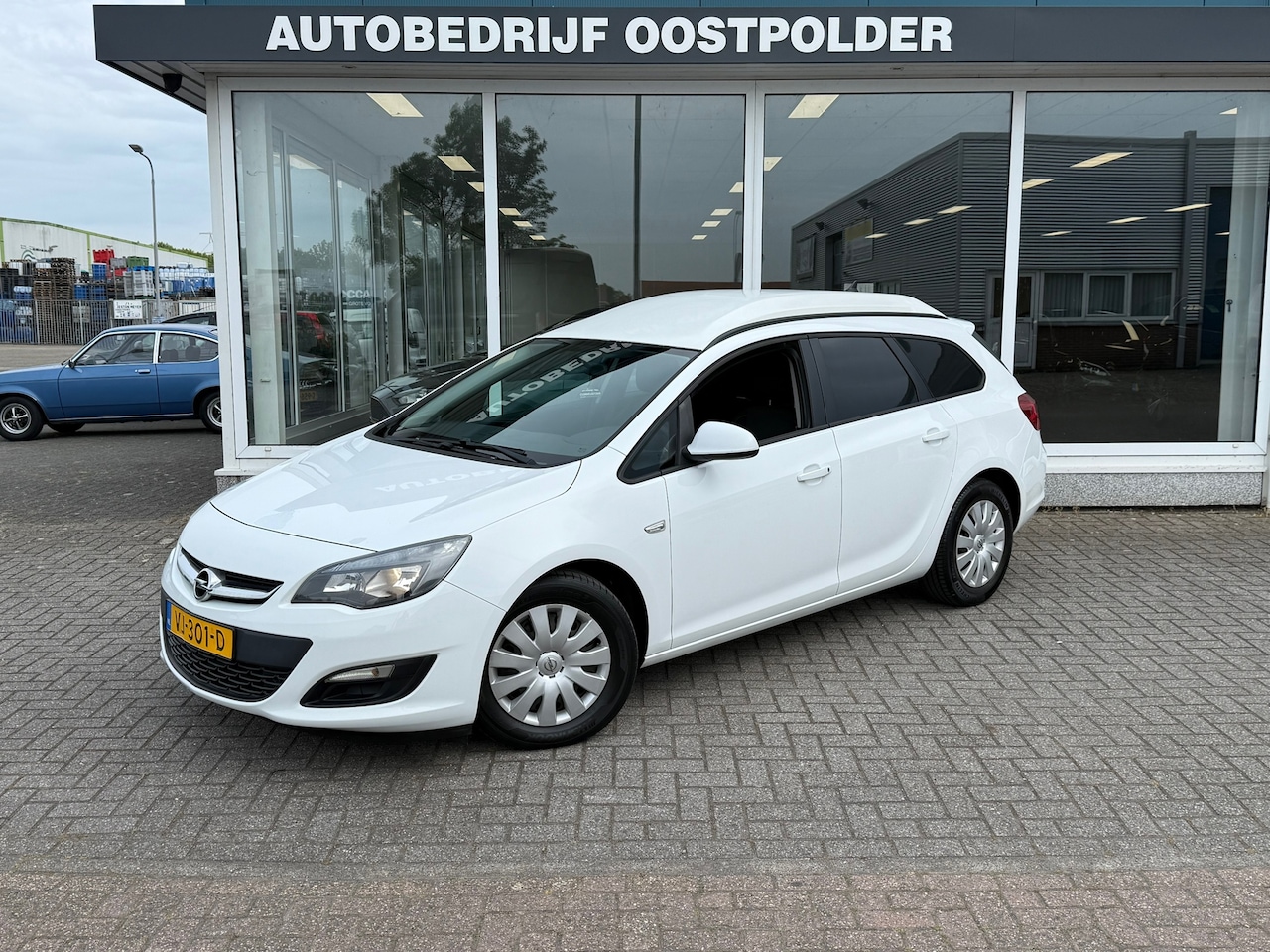 Opel Astra Sports Tourer - 1.7 CDTi ecoFLEX Business+ Grijs kenteken - AutoWereld.nl