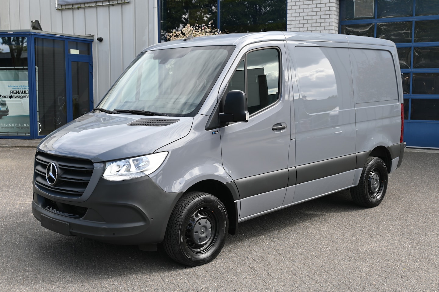 Mercedes-Benz Sprinter - 315 CDI L1H1 RWD 10.25 MBUX met camera en navigatie, Leder, Trekhaak - AutoWereld.nl