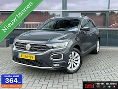 Volkswagen T-Roc - 1.5 TSI Style Business/Trekhaak/Keyless/Virtual/Automaat