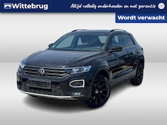 Volkswagen T-Roc - 1.5 TSI Sport / 18'' licht metaal / achteruitrij camera / Black style / Navigatie / Carpla